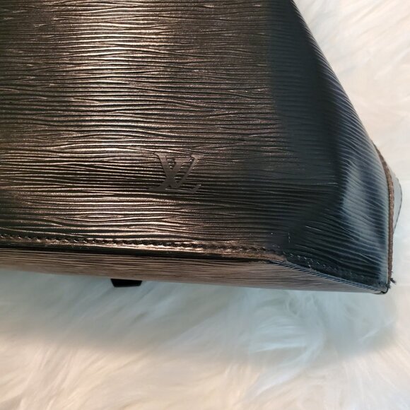 Authentic Louis Vuitton Sac a Dos Drawstring Backpack Epi Leather Black main image 15